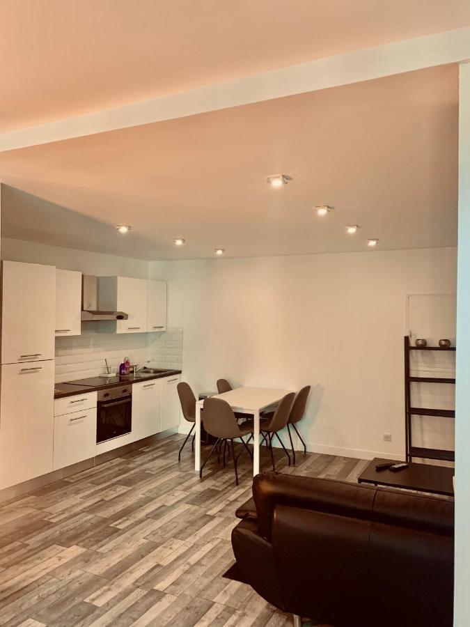 Superbe Appartement En Hyper Centre De Charleville Exterior foto